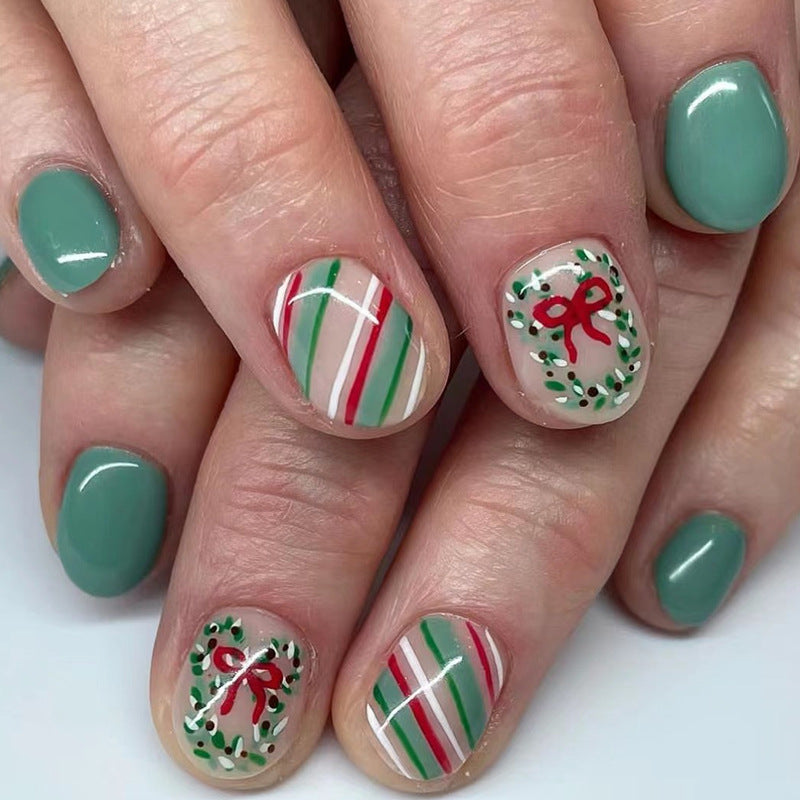 Festive Charm Glossy Short Round Green with Holiday Wreath and Candy Cane Design Press On Nail Set