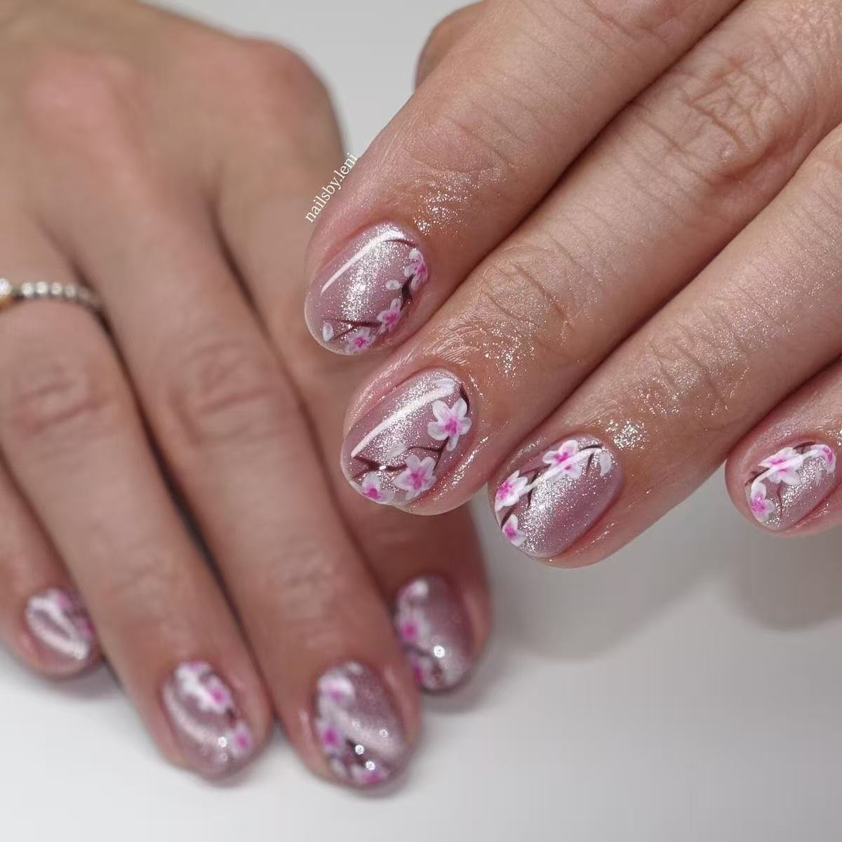 Blooming Elegance Short Round Pink Floral Glitter Nail Set