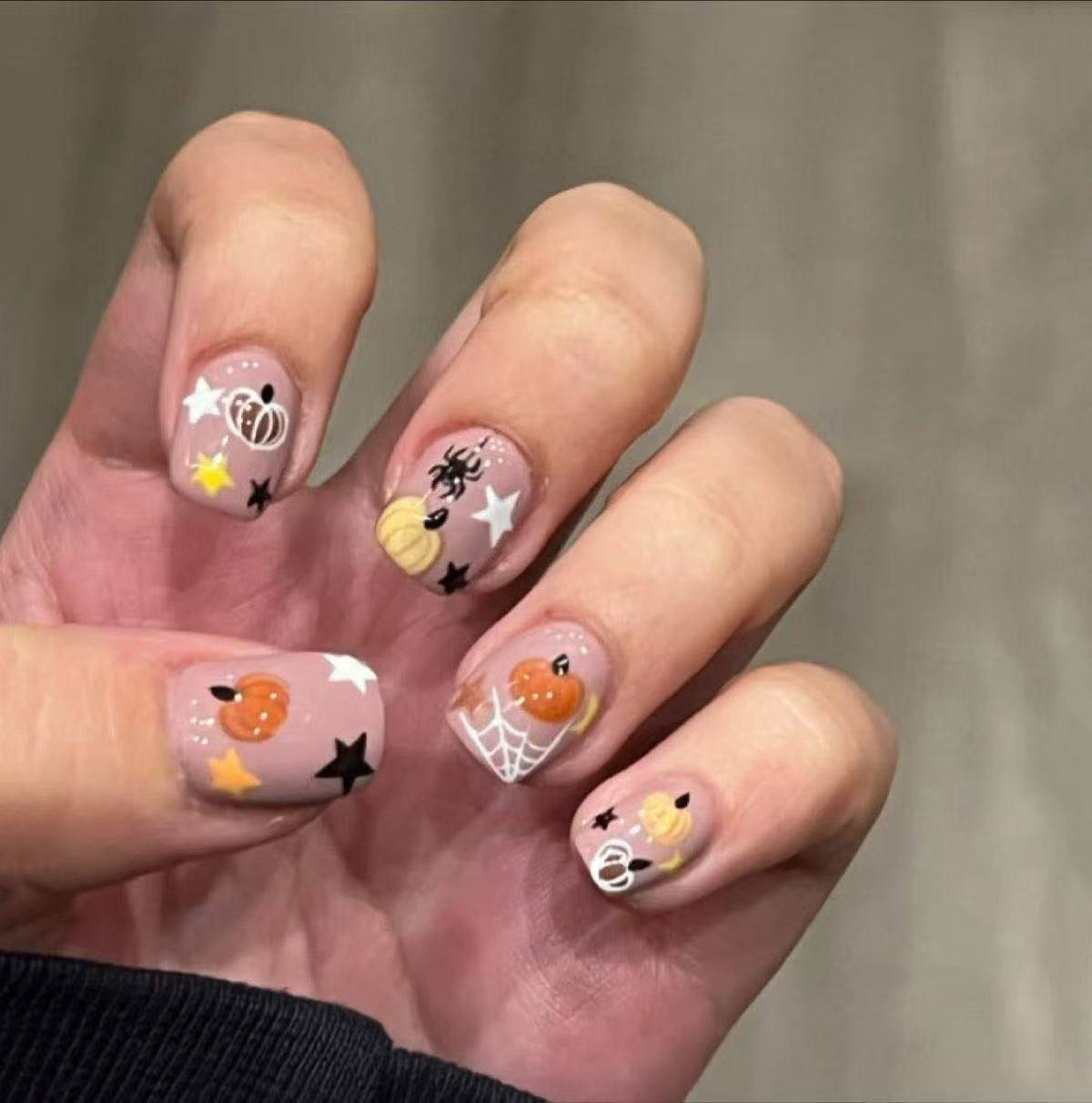 Spooky Short Square Pumpkin-themed Press On Nail Set with Whimsical Designs