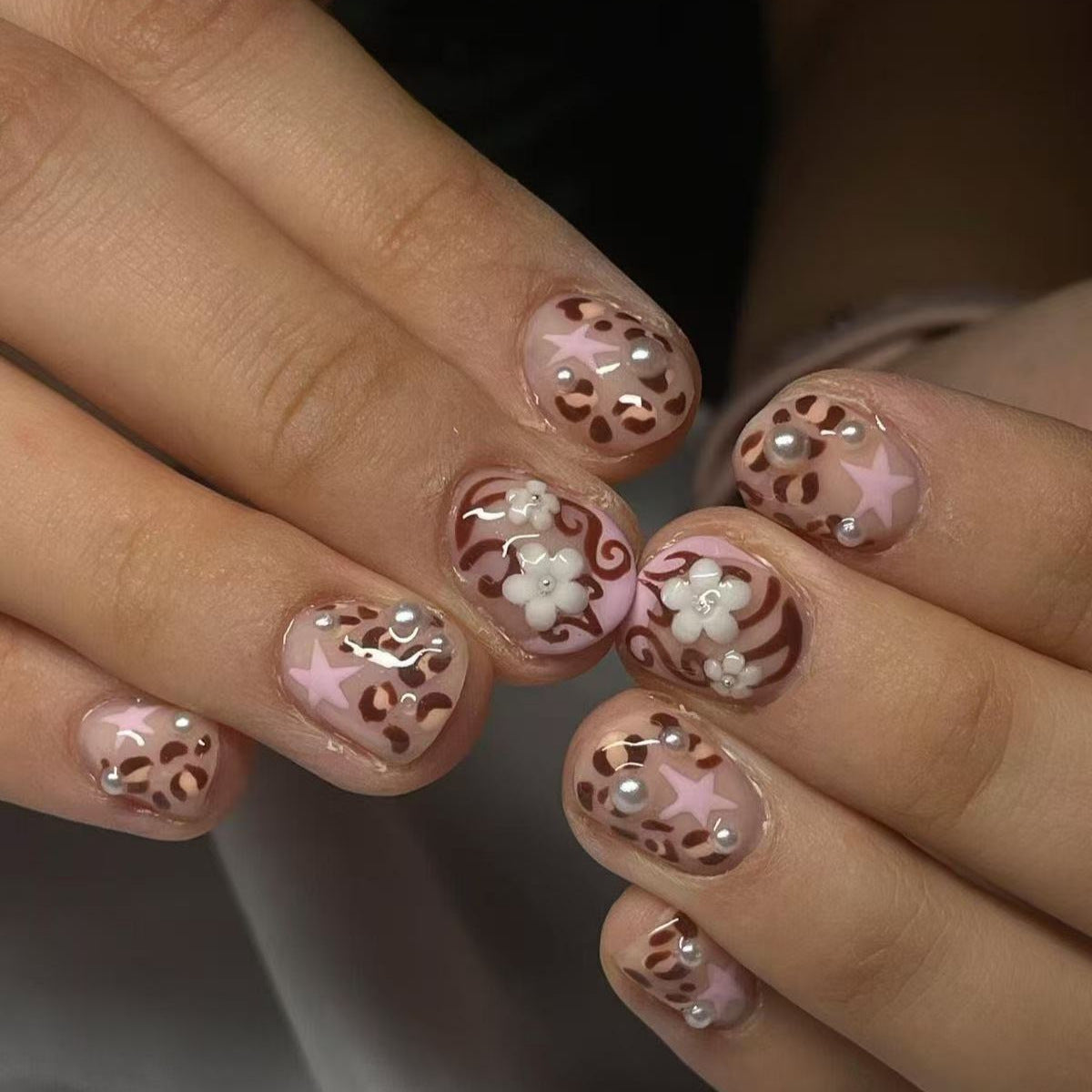 Chic Floral Fantasy Short Round Pink with Pearl Accents Press On Nail Set