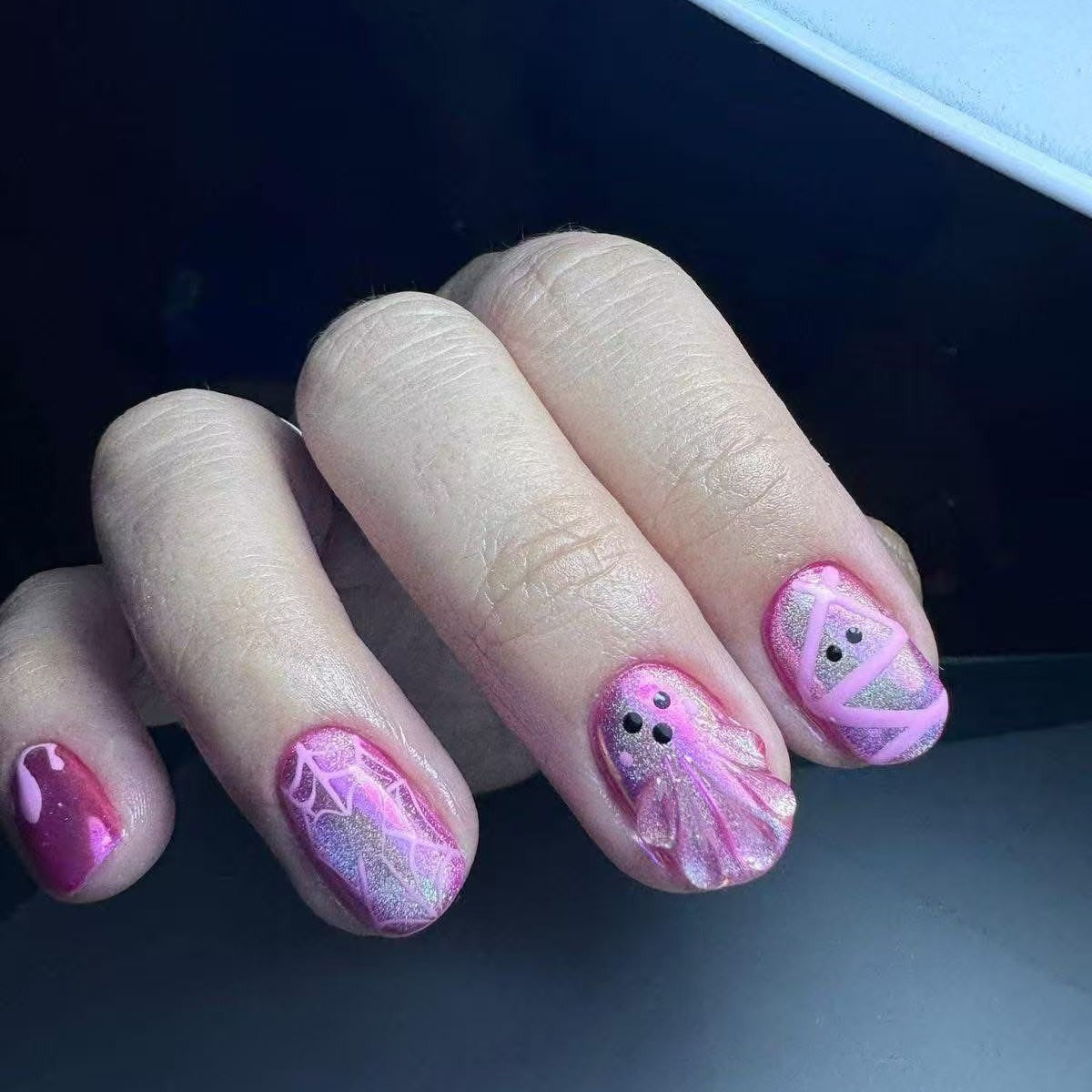 Whimsical Ghostly Halloween Short Round Pink Gradient Press On Nail Set with Sparkling Designs