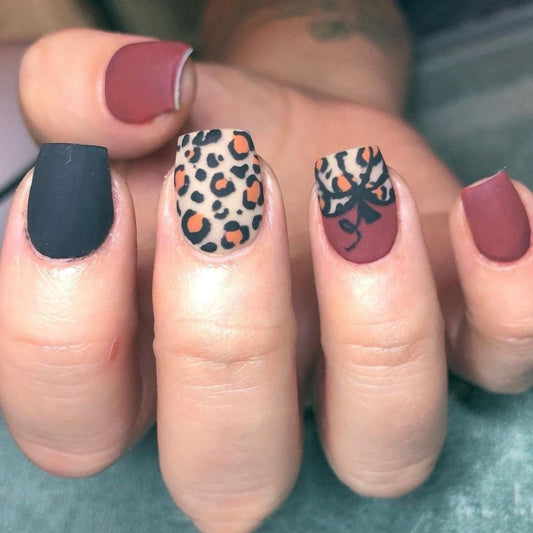 Safari Chic Short Square Matte Press on Nail Set with Wild Leopard Patterns