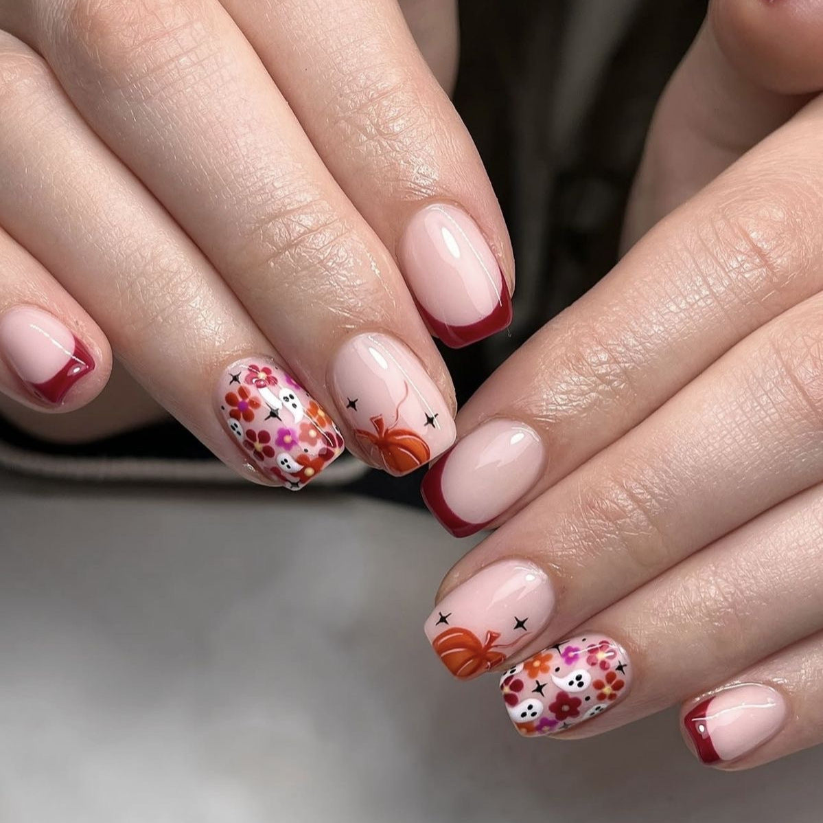 Floral Delight Short Square Pink with Unique Flower Design Press-On Nail Set