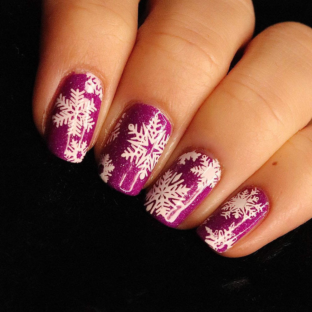 Winter Wonderland Elegant Short Square Purple Nail Set with Intricate Snowflake Design