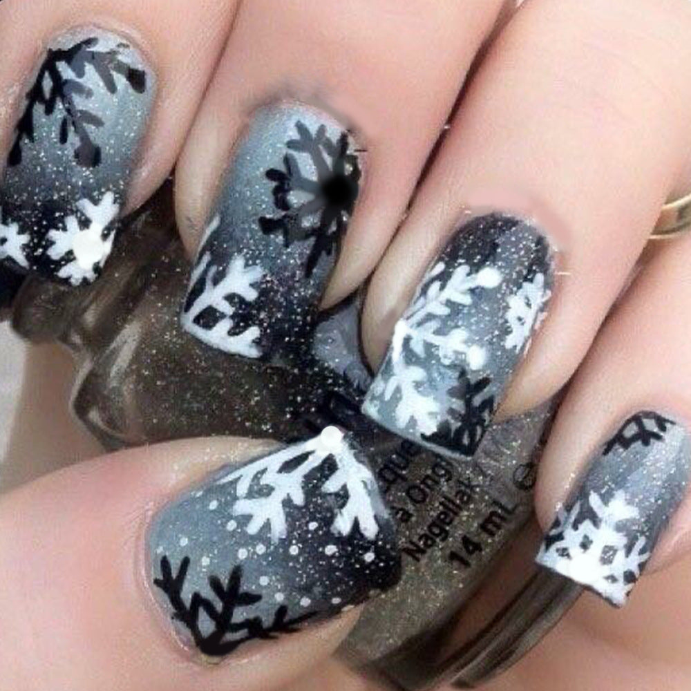 Winter Wonderland Medium Square Ombre Gray Press On Nail Set with Sparkling Snowflake Design