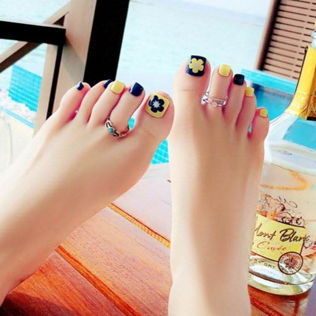 Tropical Vibes Short Square Floral Press On Nail Set Navy Yellow with Flower Design