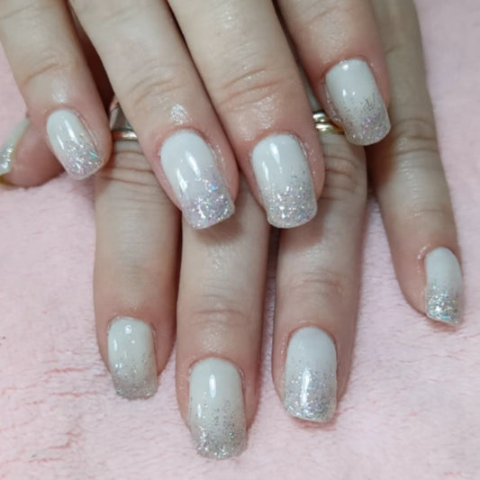 Enchanted Elegance Medium Round Light Grey Glitter Gradient Press On Nail Set