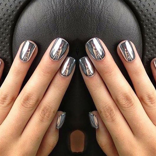 Futuristic Chrome Elegance Short Length Round Shaped Silver Press On Nail Set with Mirror Finish