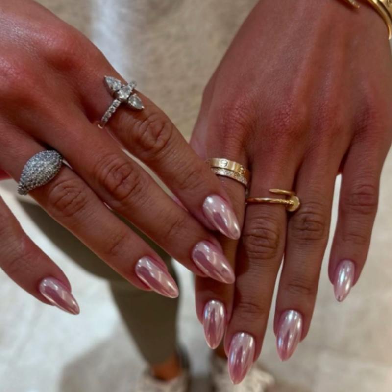 Dreamy Elegance Medium Almond Pink Iridescent Press On Nail Set