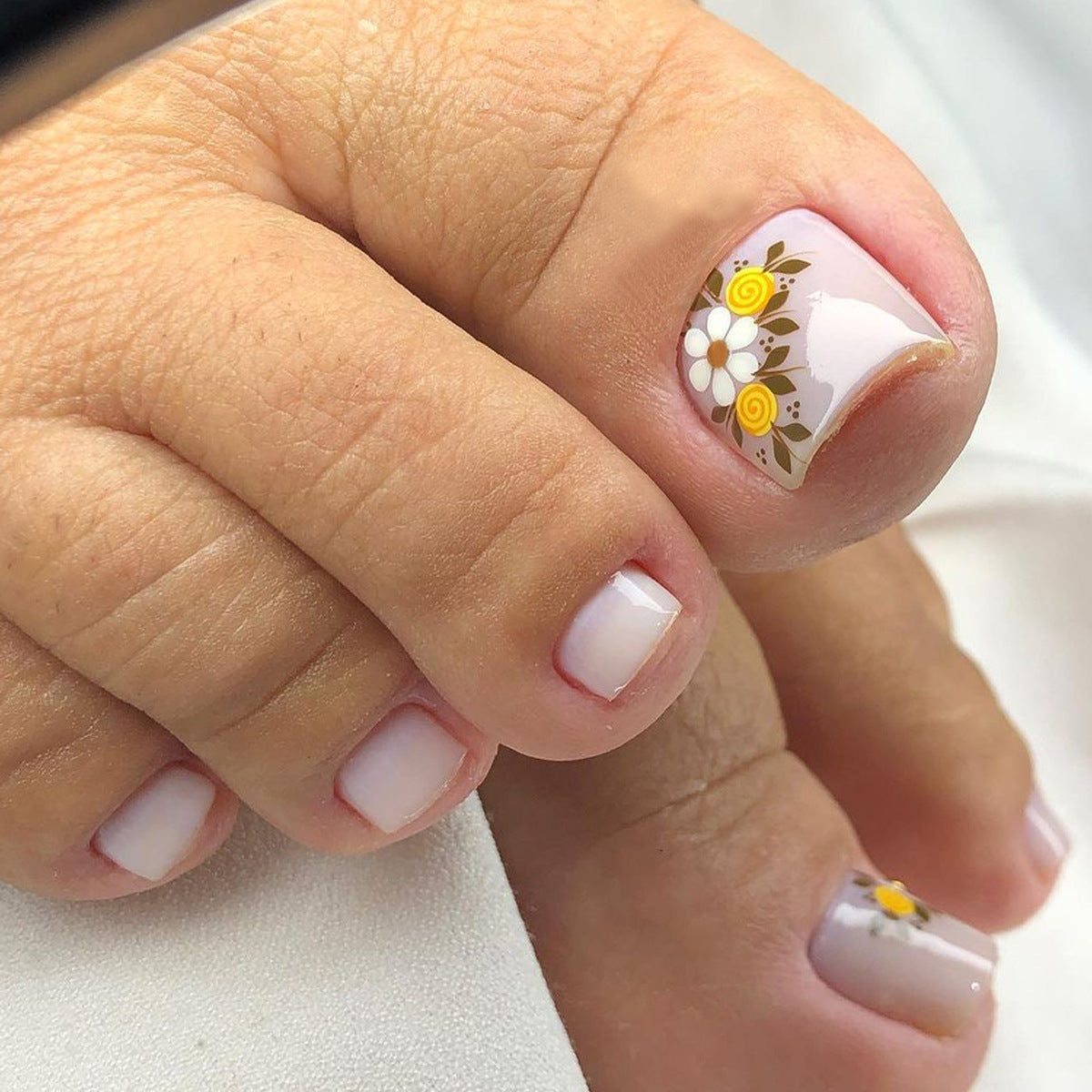 Honeybee Garden Short Square French Tip Press On Toe Nail Set with Floral and Bee Accents