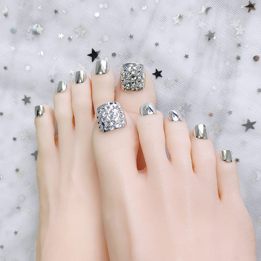 Glamorous Silver Square Short Press On Nail Set with Sparkling Design and Shimmering Finish
