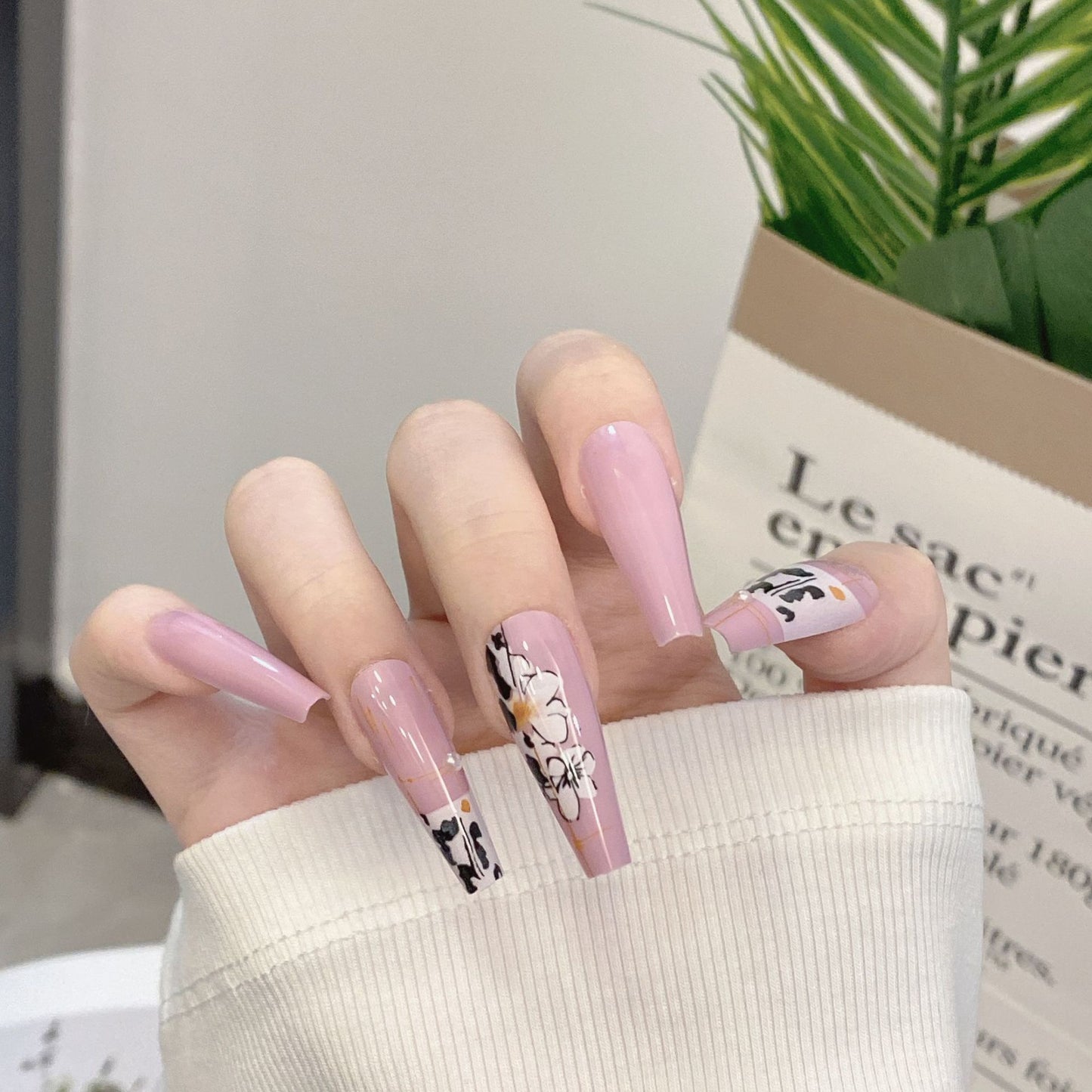 Chic Floral Delight Long Coffin Pink Press On Nails with Elegant Design