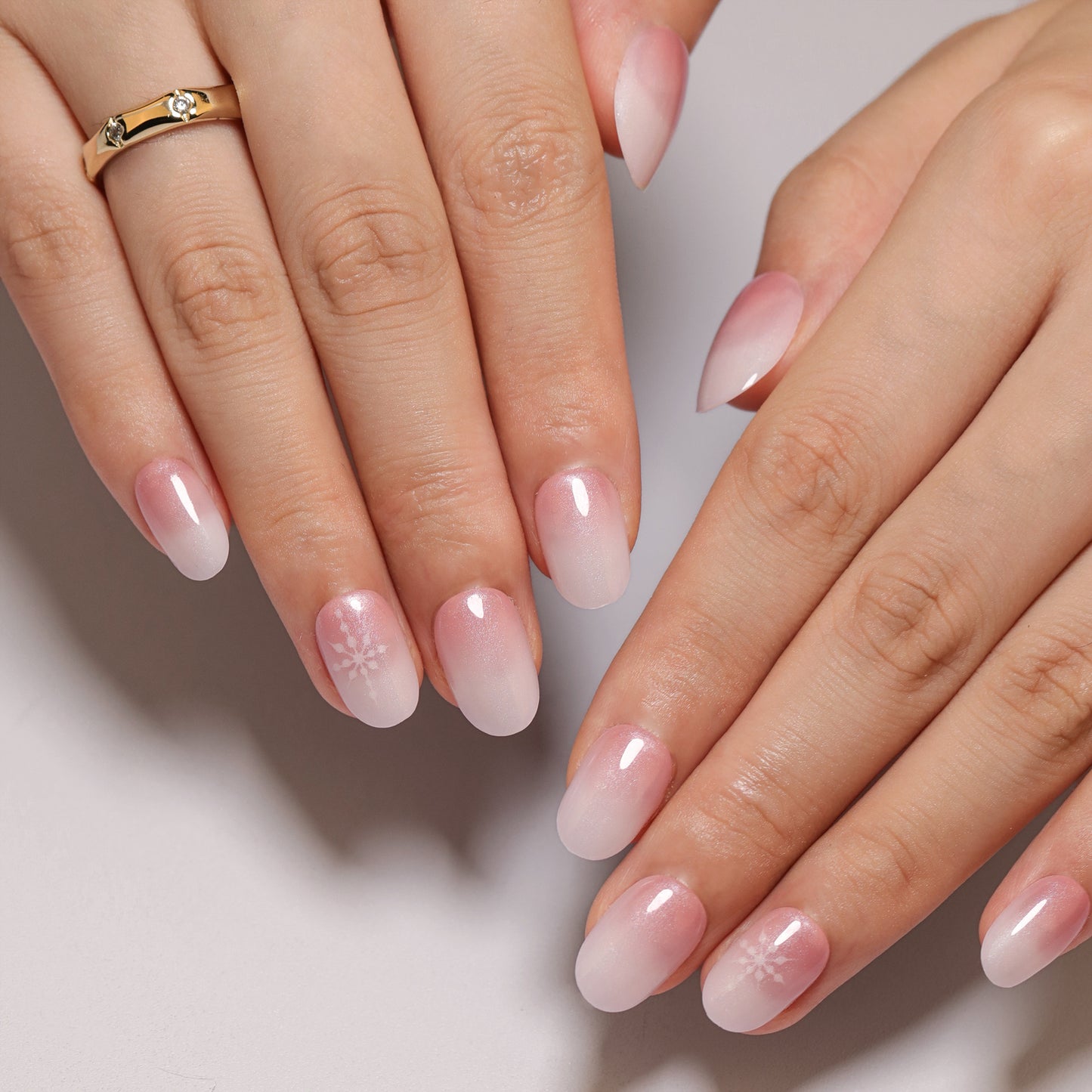 Winter Wonderland Short Round Ombre Pink Press On Nail Set with Delicate Snowflake Design