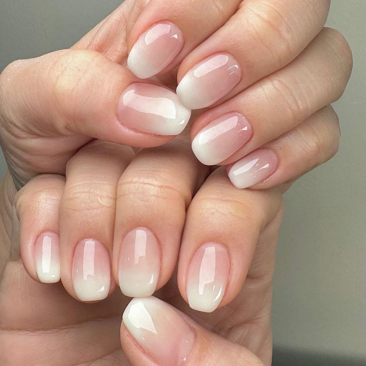 Elegance Unleashed Short Square Gradient White Press On Nail Set with Glossy Finish