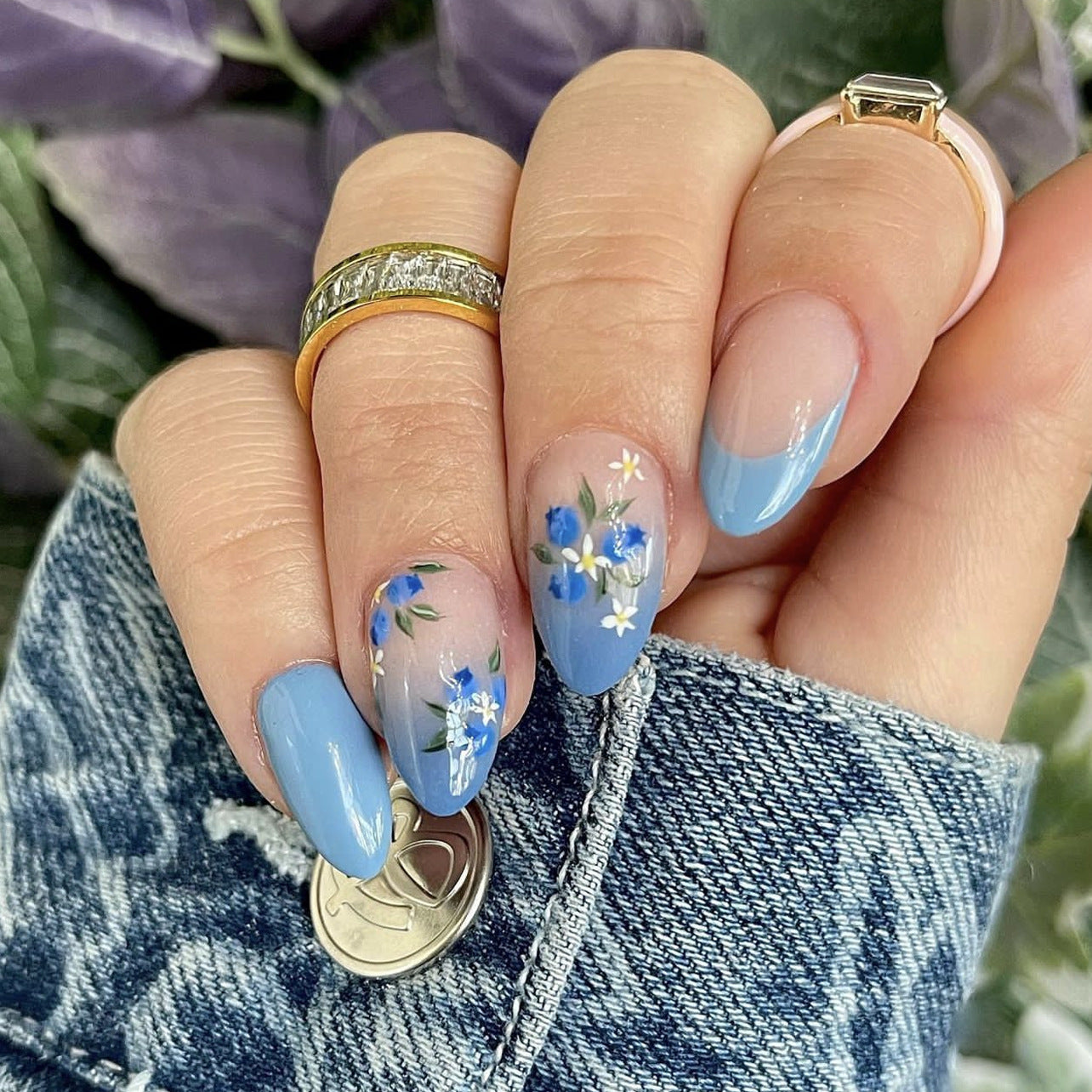 Serene Blossoms Short Almond Blue Floral Design Press-On Nail Set