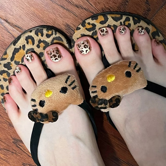 Wild Safari Glamour Leopard Print Short Square Shape Metallic Gold Press-On Toenail Set