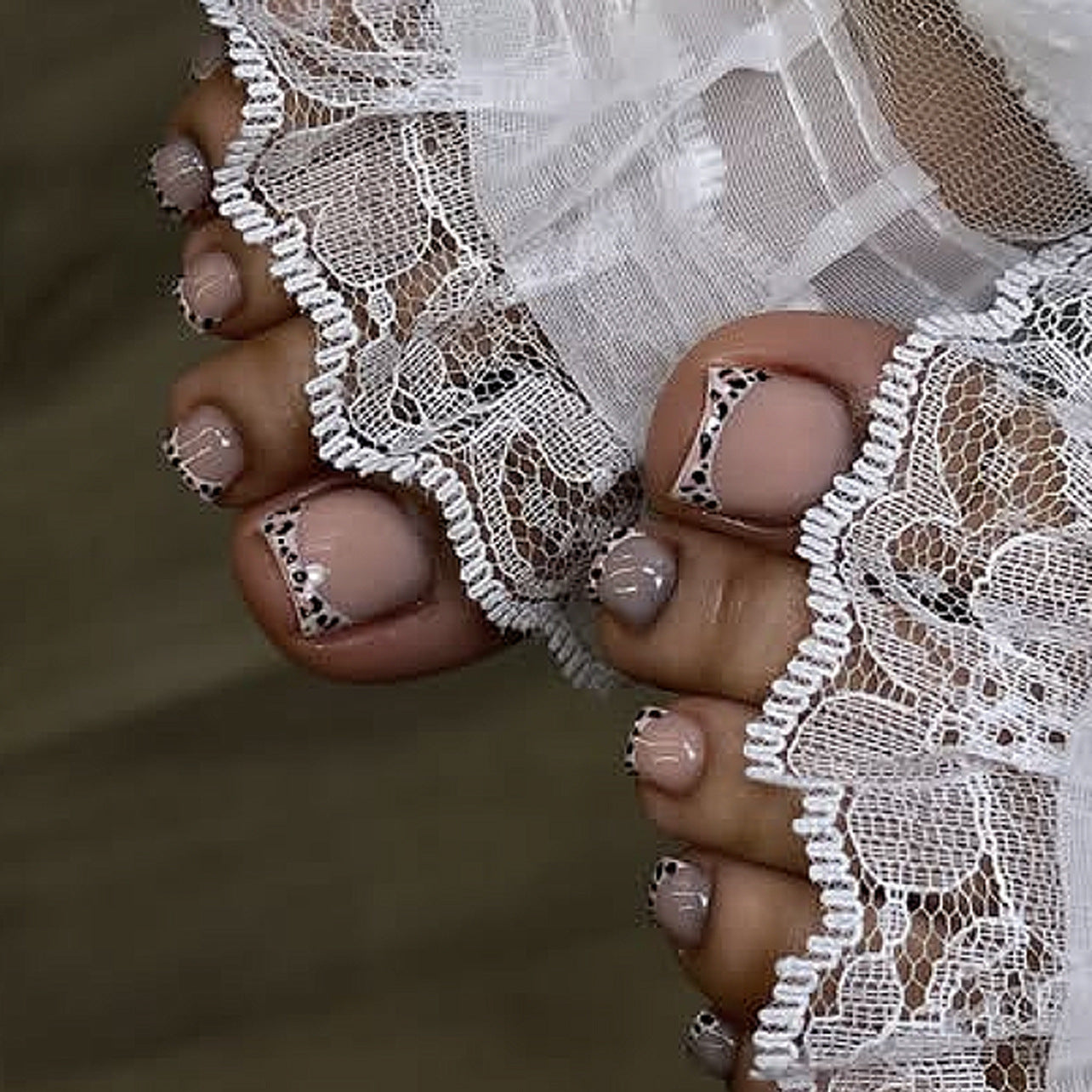 Elegant Lace Inspired Press On Toenail Set Short Square Beige with Chic Animal Print Accent
