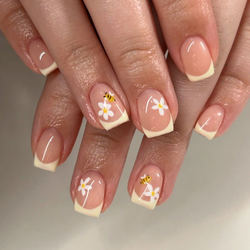 Bee Blossom Elegance Short Square Beige with Yellow Tips and Charming Floral Bee Design Press-on Nail Set