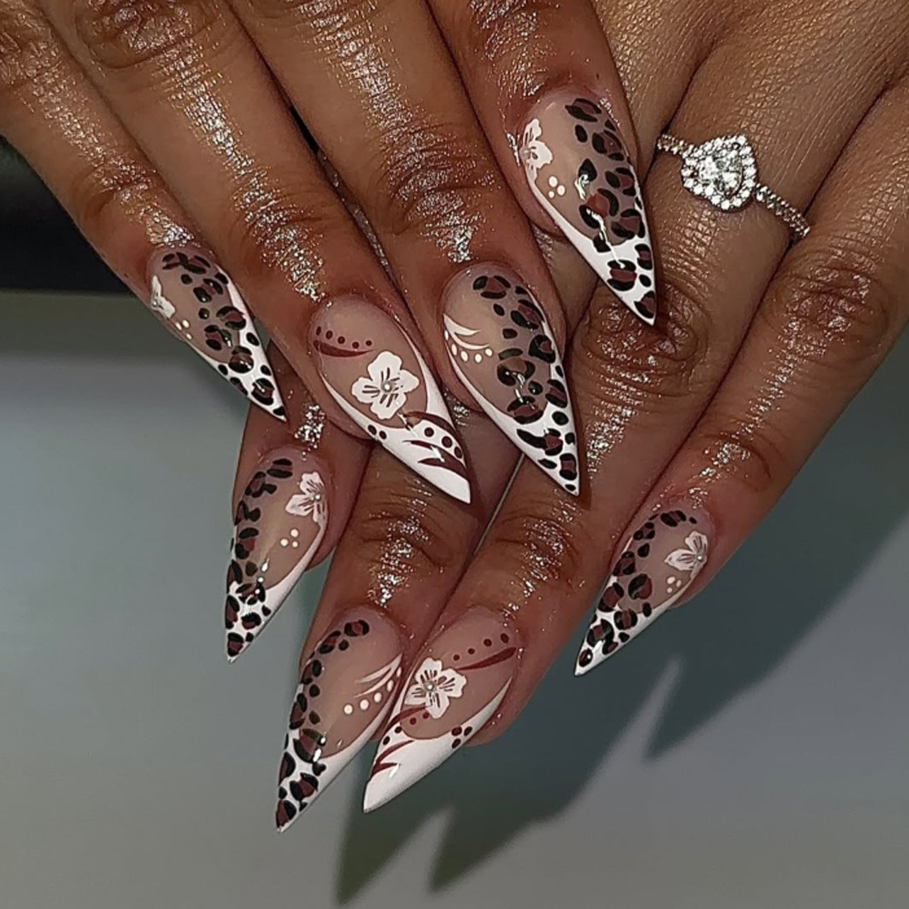 Bohemian Chic Long Stiletto Beige and White Press-On Nail Set with Floral and Leopard Print Design