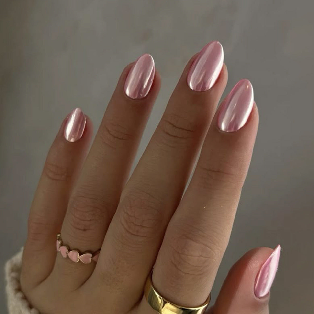 Elegant Blossom Shimmering Short Round Pink Press On Nail Set with Mirror Finish