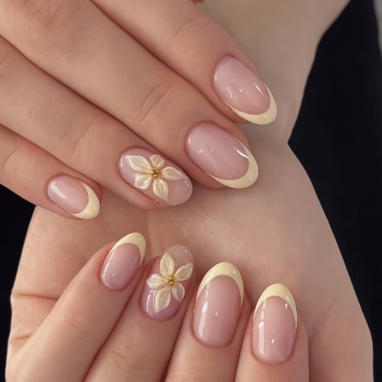 Floral Dream Medium Oval Pink with Elegant Flower Accent Press On Nail Set