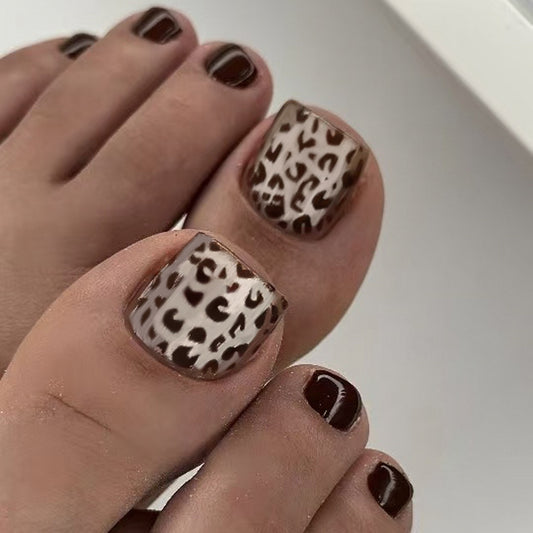 Savanna Chic Short Square Brown Leopard Print Press On Toenail Set