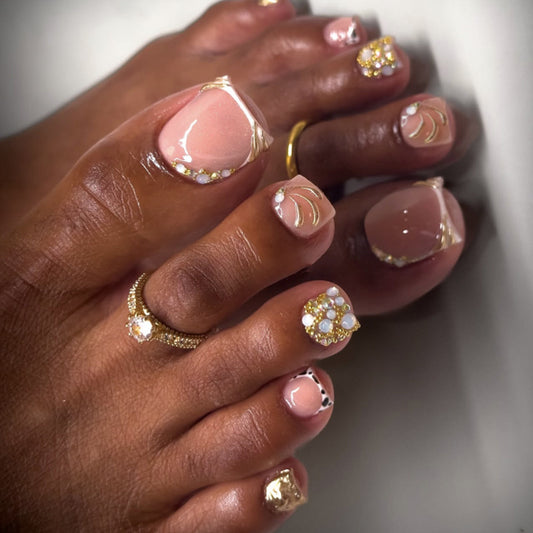 Glamorous Serenity Stylish Short Square Pink Press On Toenail Set with Eye-Catching Pearl Accents