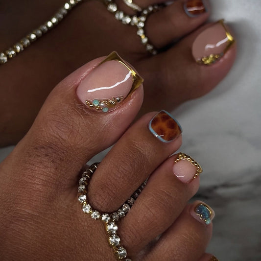 Glamorous Golden Elegance Short Square Beige with Unique Metallic Accent Press On Toenail Set