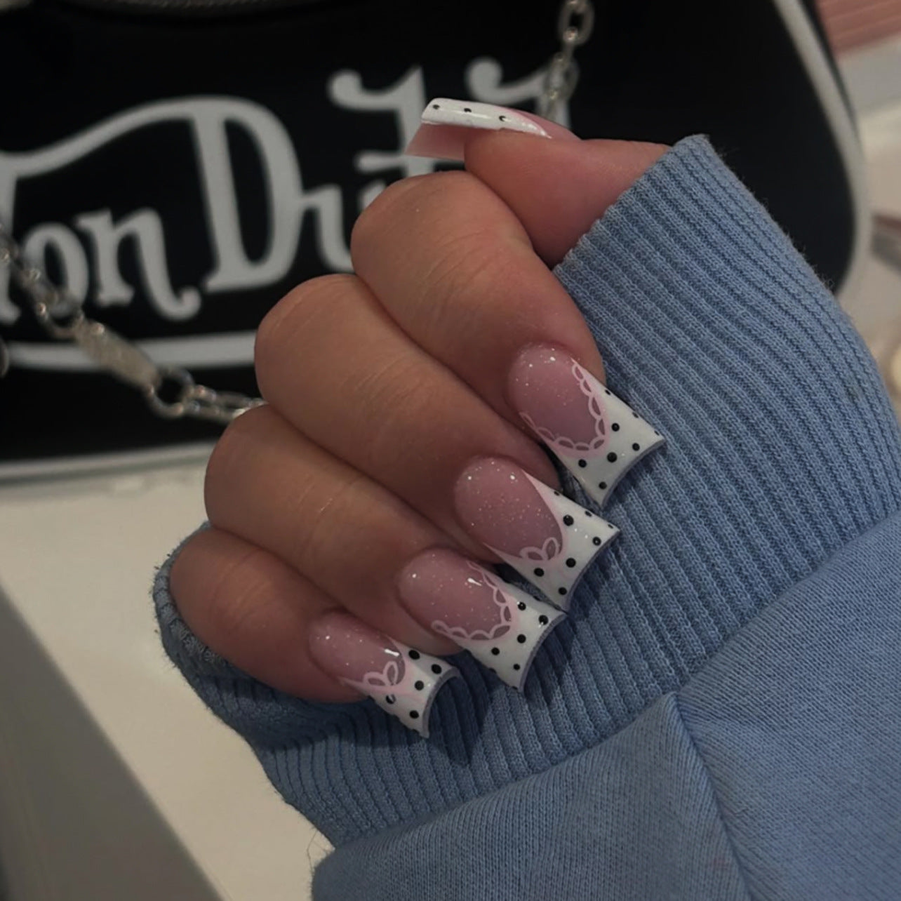 Chic Elegance Long Duck Shaped White and Pink Glittery Nail Set with Delicate Lace Design