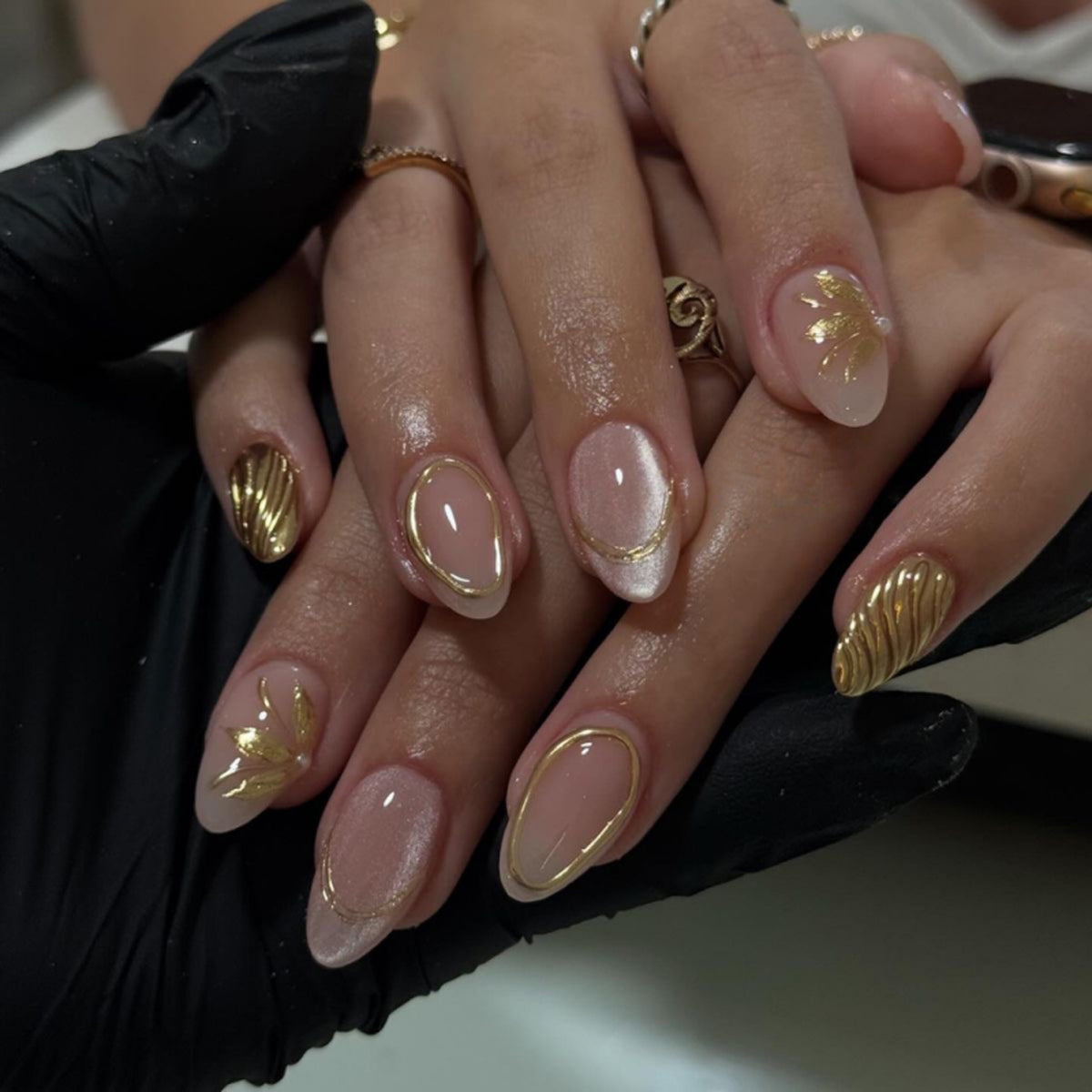 Glamorous Gold Leaf Short Almond Press On Nail Set with Unique Metallic Accents