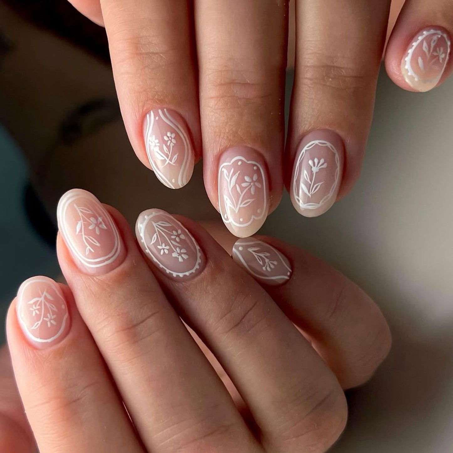 Floral Elegance Short Oval Clear Base with Delicate White Floral Design Press On Nail Set