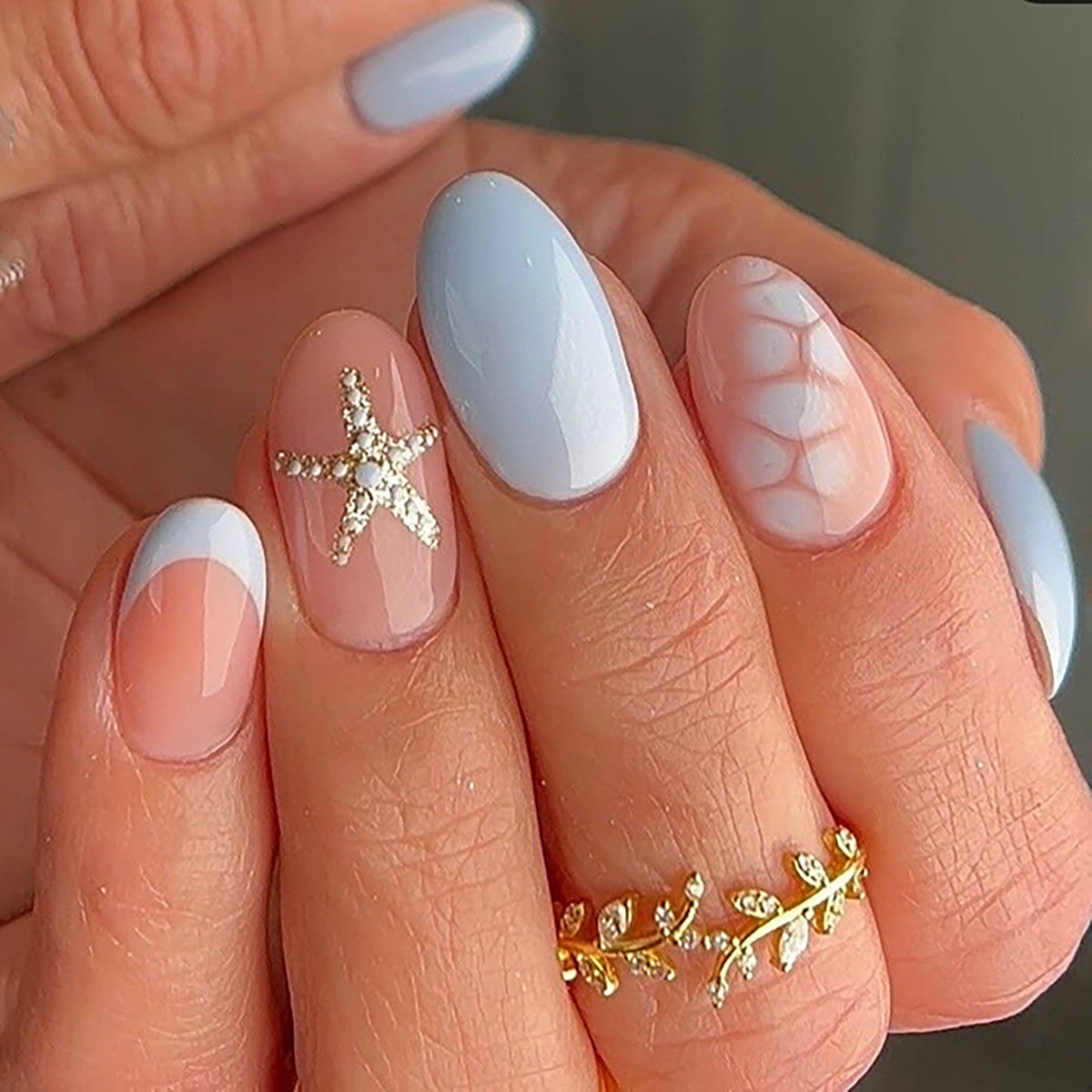 Ocean Bliss Medium Oval Sky Blue with Starfish Accent Press-On Nail Set