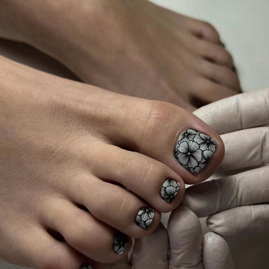 Floral Elegance Short Round Press On Nail Set Black with White Flower Pattern Design