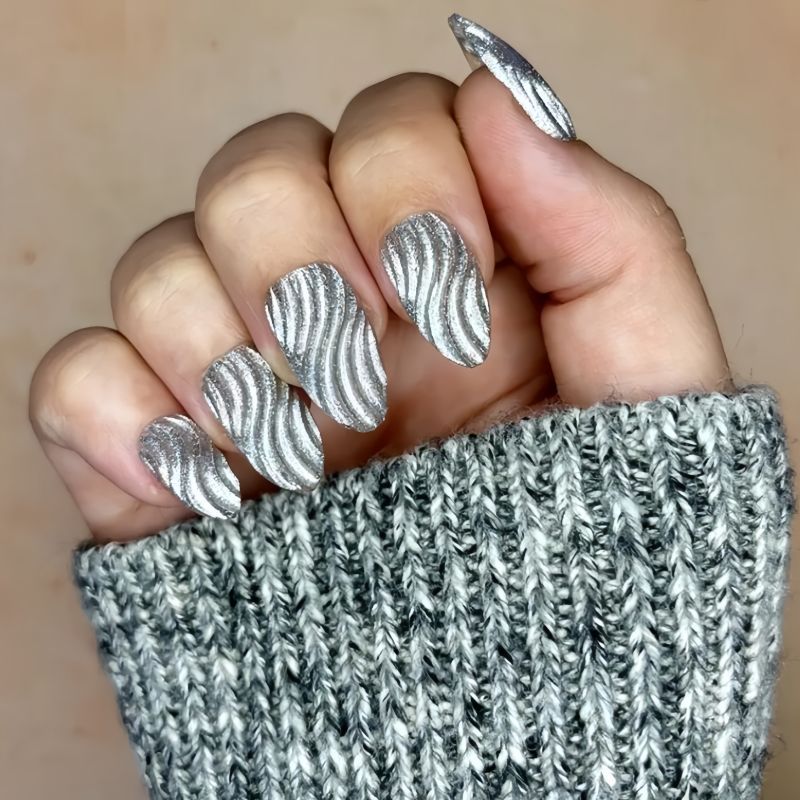 Silver Waves Elegant Medium Almond Press On Nail Set with Shimmering Texture