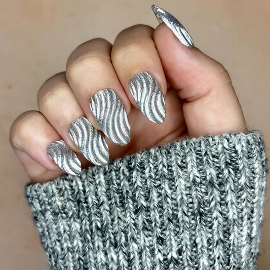 Silver Waves Elegant Medium Almond Press On Nail Set with Shimmering Texture
