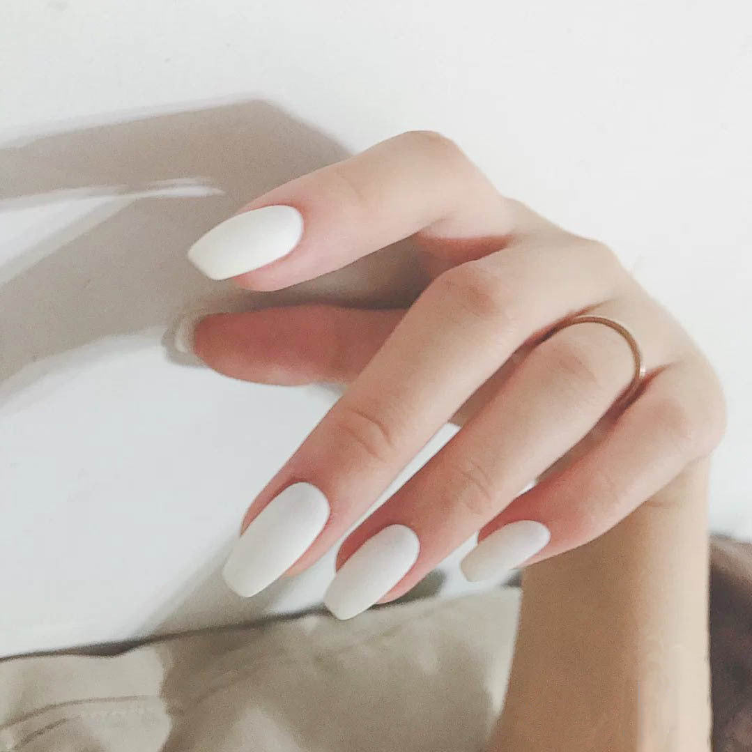 Elegant Bridal Medium Coffin White Matte Finish Press On Nail Set for a Sophisticated Look