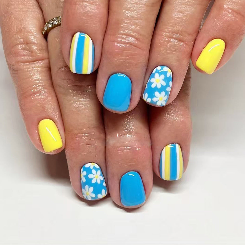 Sunny Day Vibes Short Squoval Blue with Daisy Design Press-On Nail Set