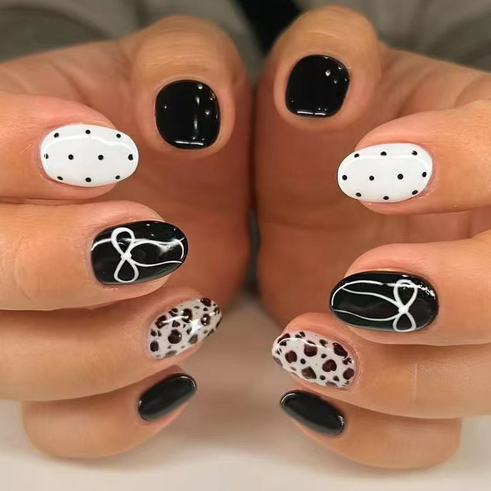 Chic Monochrome Short Round Black and White Patterned Press on Nail Set