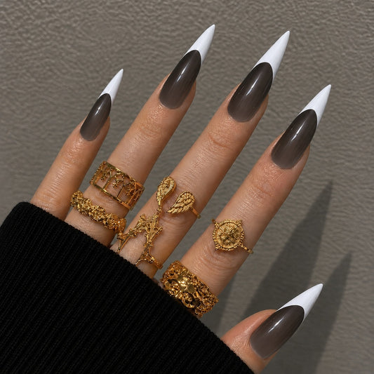Elegant Night Out Long Stiletto Black and White Nail Set with Glossy Finish