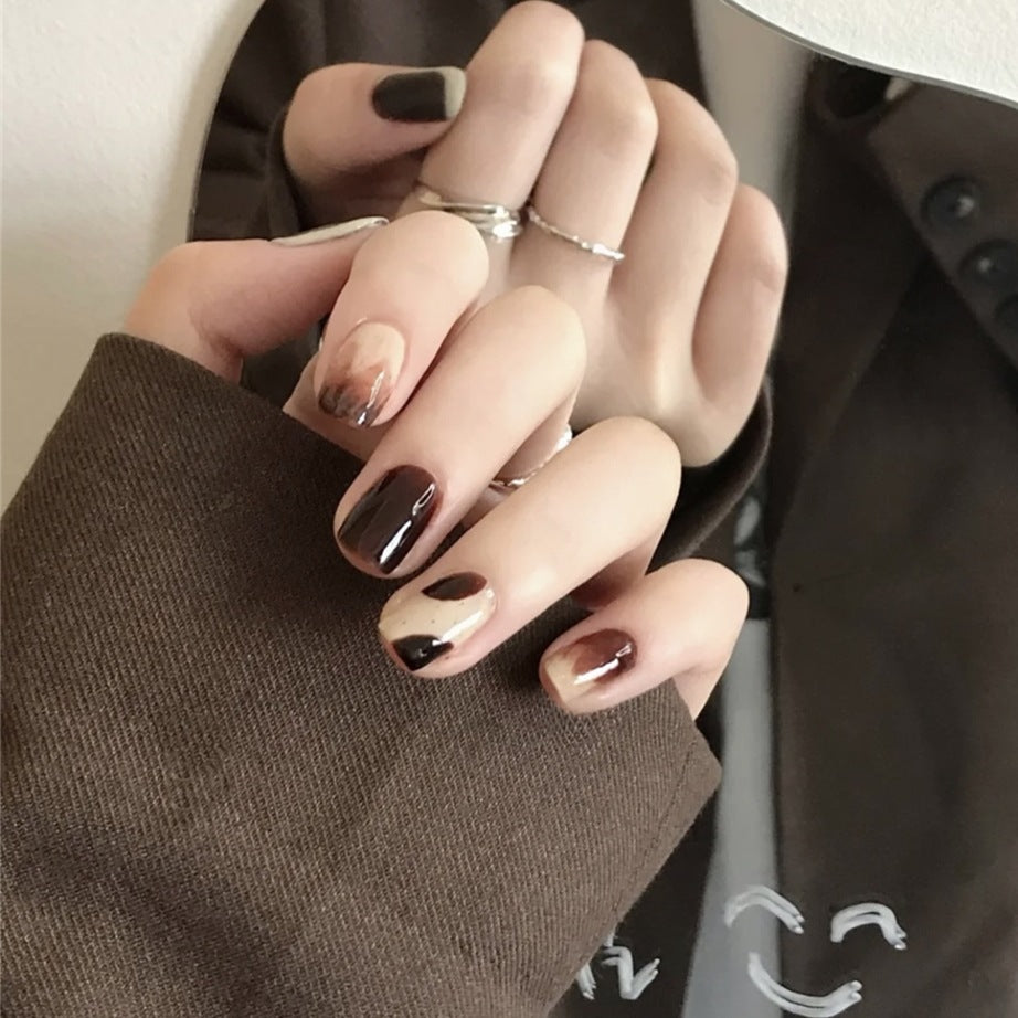 Chic Autumn Elegance Short-Length Square-Shaped Press On Nails with Glossy Maroon and Beige Color Block Design