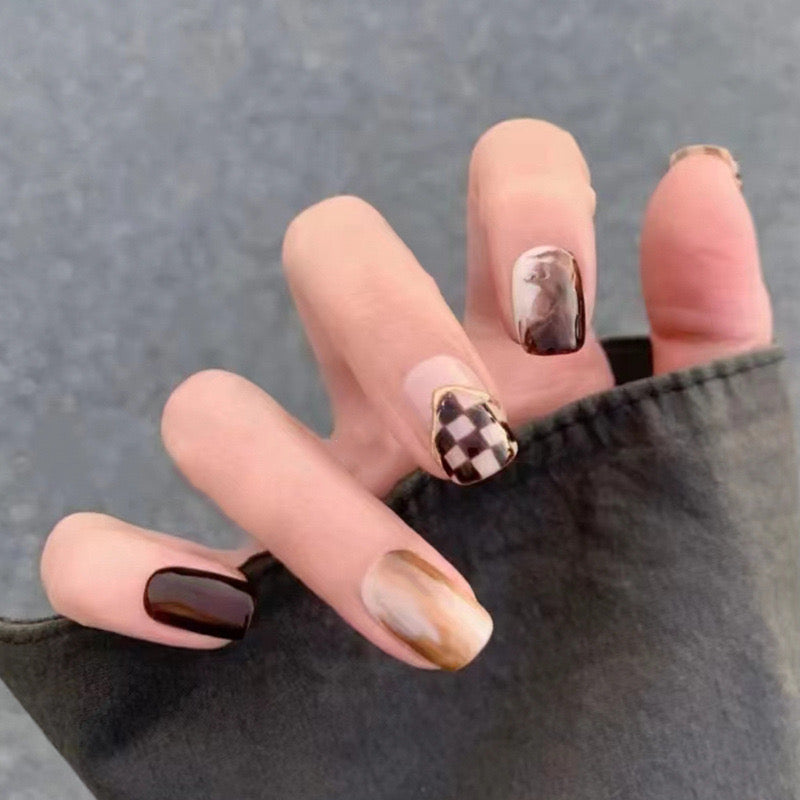 Autumn Elegance Short Length Oval Press On Nail Set, Marble and Checkered Pattern, Brown and Beige Tones with Glossy Finish