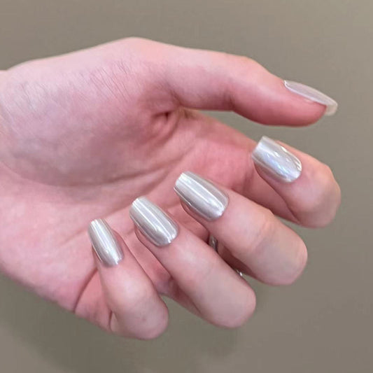 Glamorous Silver Elegance Short Square Press On Nail Set with Shimmer Finish