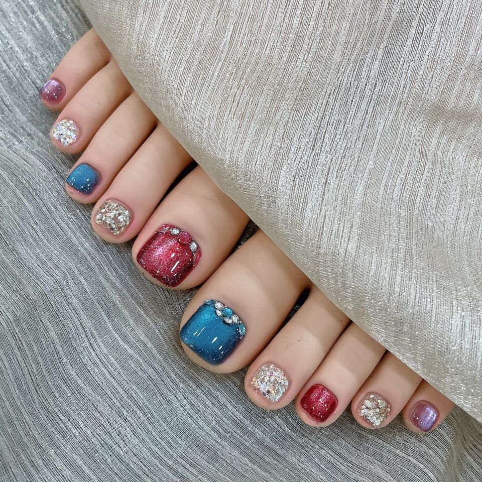 Glittering Ocean Breeze Short Square Blue and Red Toenail Set with Sparkling Gems