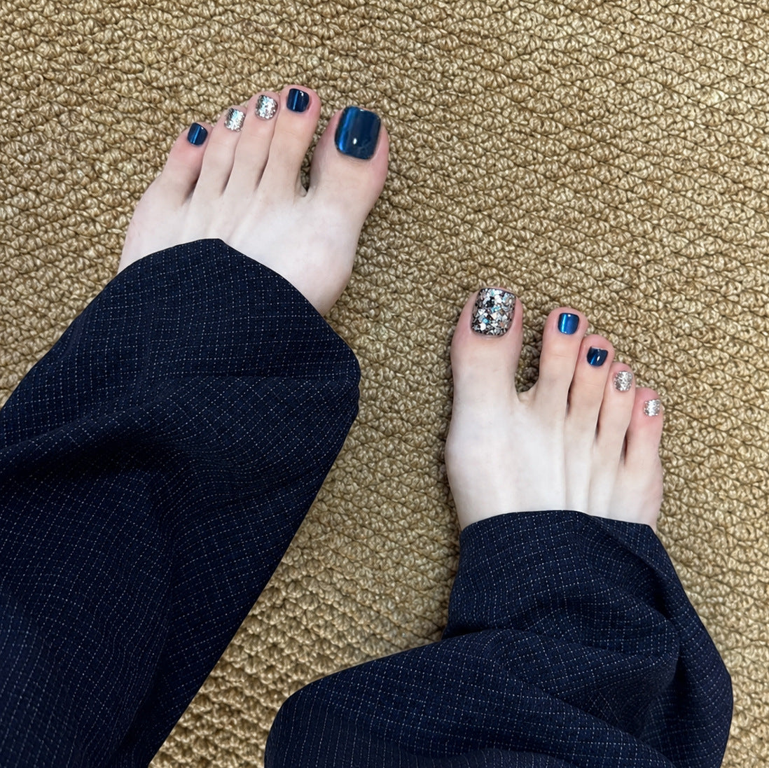 Chic Glamour Short Square Teal with Glitter Accent Press On Toenail Set