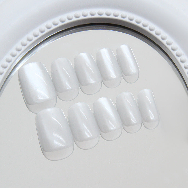 Elegant Winter Wonderland Short Square White Press-On Nail Set with Glossy Finish