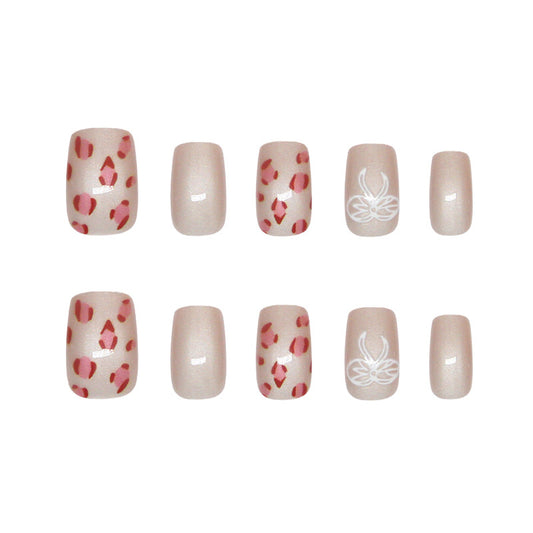 Chic Animal Print Elegant Short Square Soft Pink Nail Set Featuring Unique Floral Design
