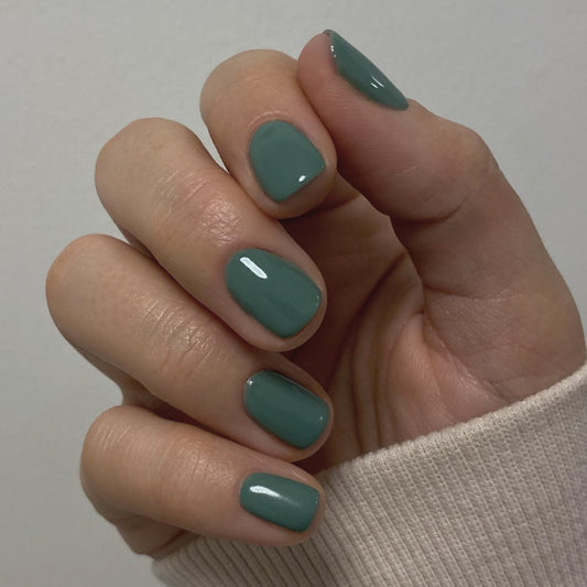Coastal Serenity Short Round Green Glossy Press On Nail Set with Easy Application Feature