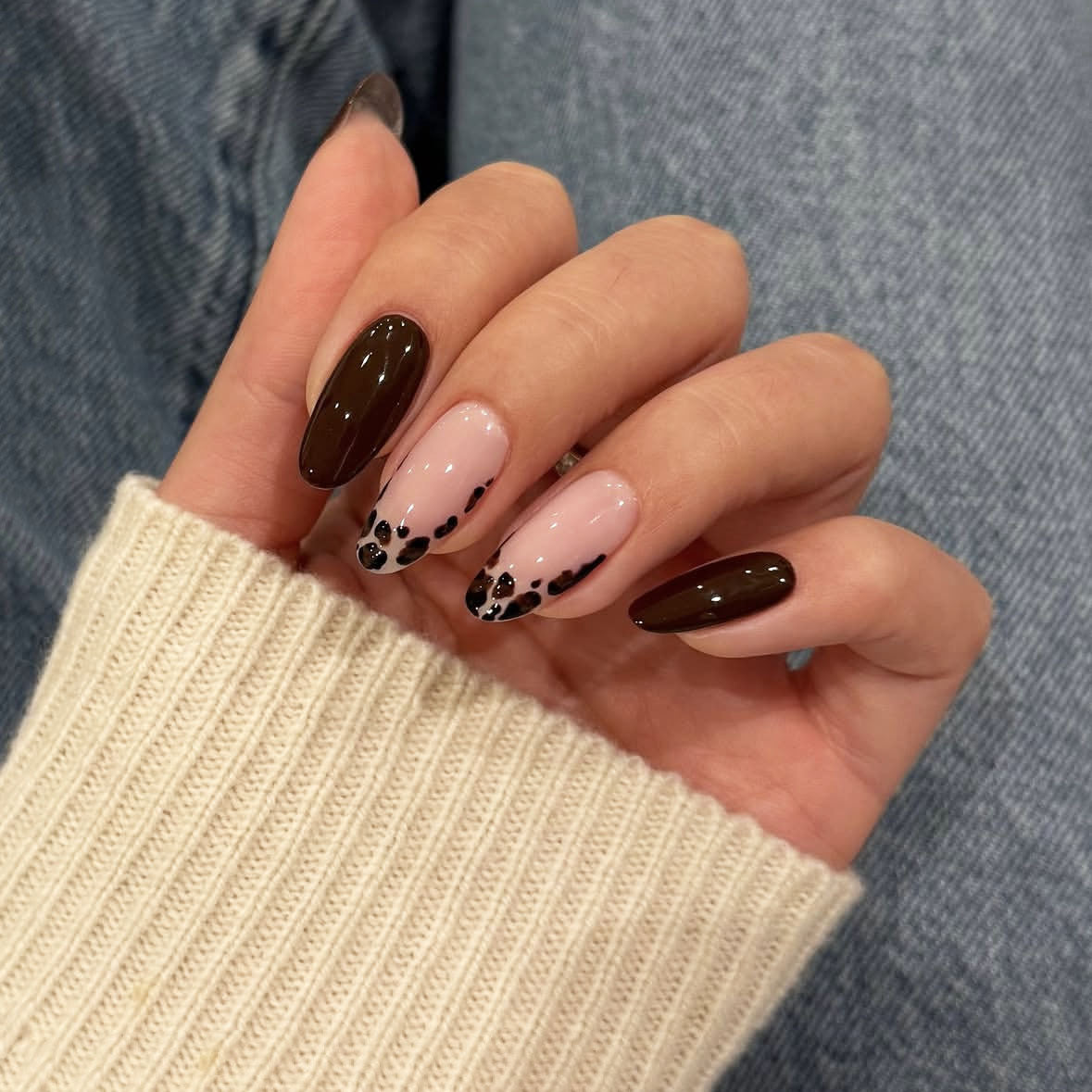Wild Safari Chic Elegant Medium Almond Shaped Brown and Pink Ombre Nail Set with Unique Animal Print Accent