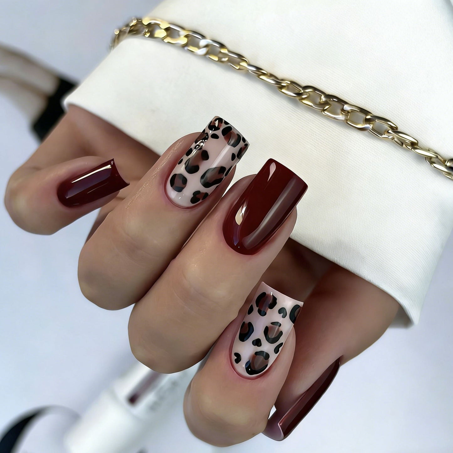 Wild Safari Glamour Medium Square Burgundy and Clear Leopard Print Press On Nail Set for Fashionable Style