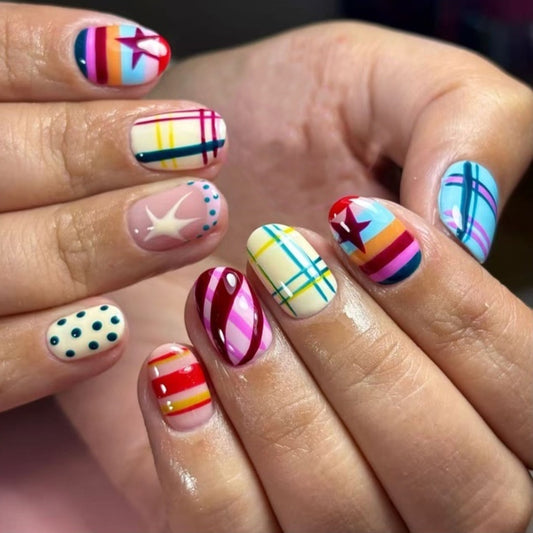 Colorful Plaid Short Round Nail Set with Glossy Finish